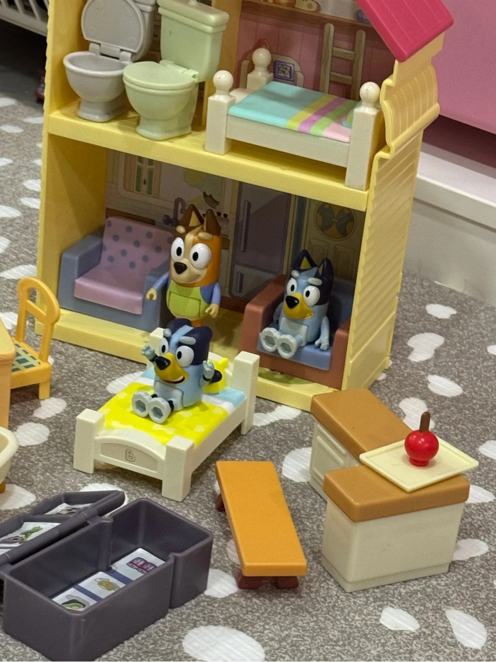 BLUEY Dollhouse playset furniture accessories bingo beds potty figurines toy